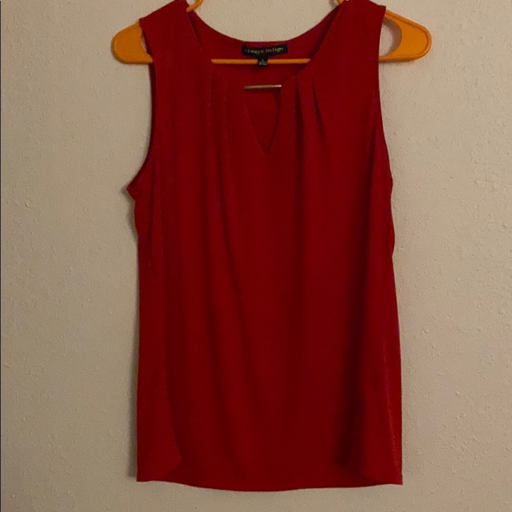 Red top - Picture 5 of 5
